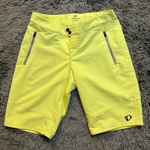 Pearl Izumi
Women's Summit Shorts
Size 4 Like New
